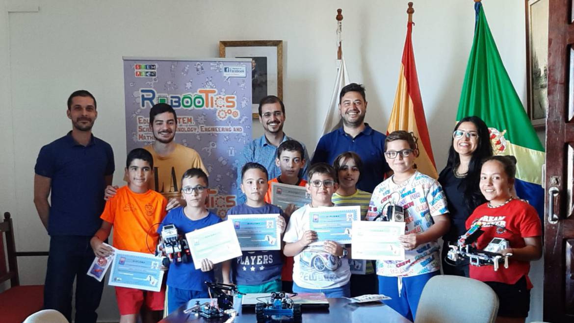 Barlovento innova con un curso de robótica educativa