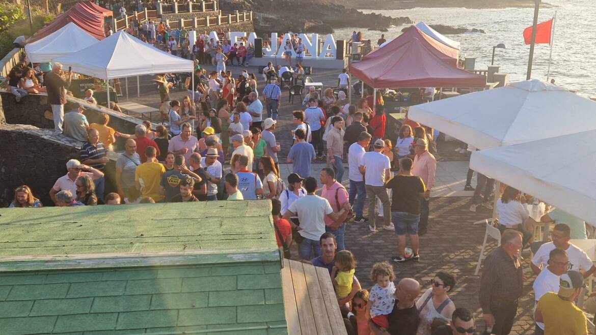 Barlovento celebra la tradicional quema de la hoguera de San Juan en La Fajana