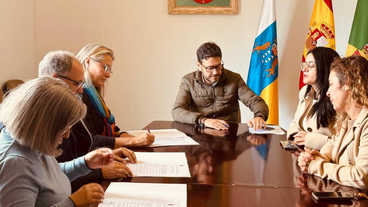 El Ayuntamiento de Barlovento firma un acuerdo con los colegios del municipio para crear Espacios Libres de Violencia.