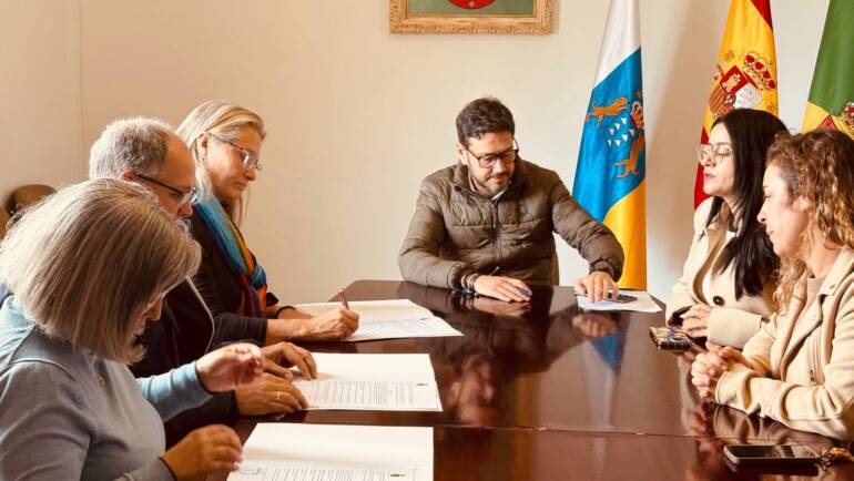 El Ayuntamiento de Barlovento firma un acuerdo con los colegios del municipio para crear Espacios Libres de Violencia.